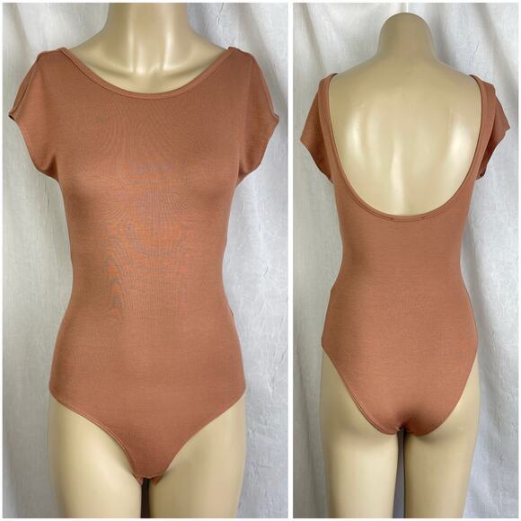 Forever 21 Low Scoop Back Short Sleeve Bodysuit Dusty Pink Brown Mauve NWOT XS - Picture 1 of 16